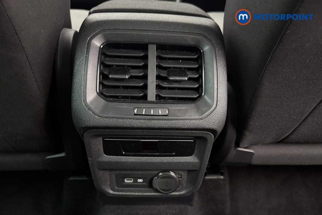 Volkswagen Tiguan Life Automatic Petrol SUV - Stock Number (1665399) - 21st supplementary image