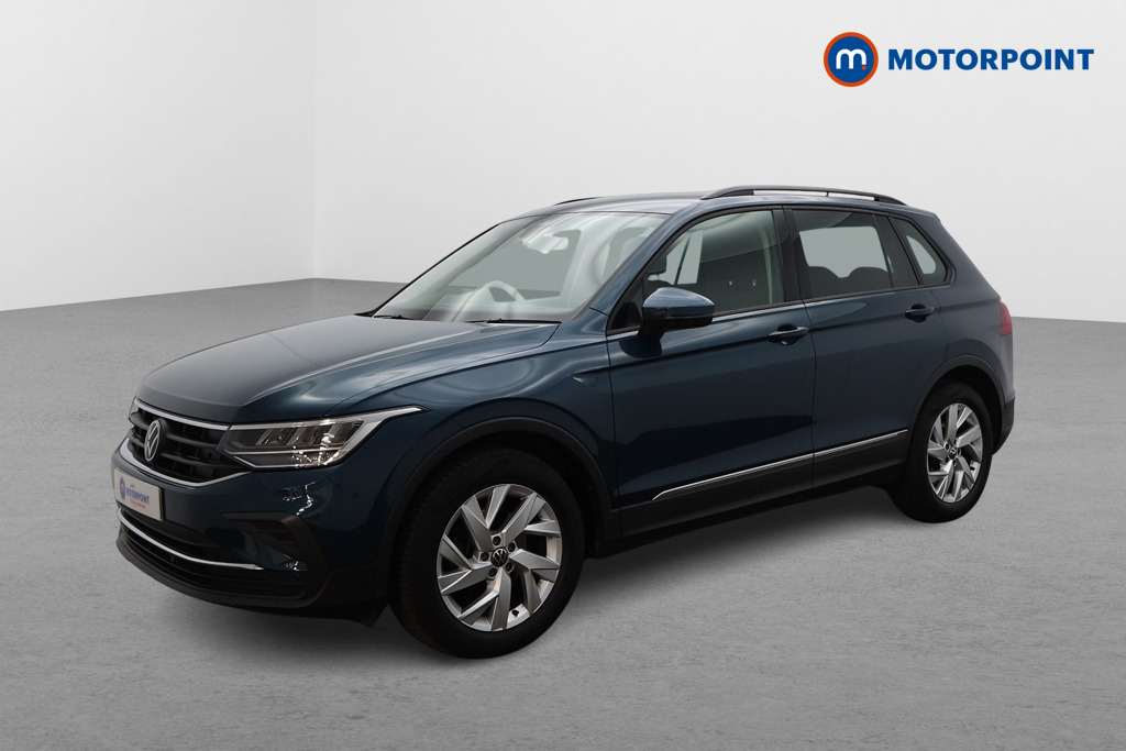 Volkswagen Tiguan Life Automatic Petrol SUV - Stock Number (1665399) - Passenger side front corner