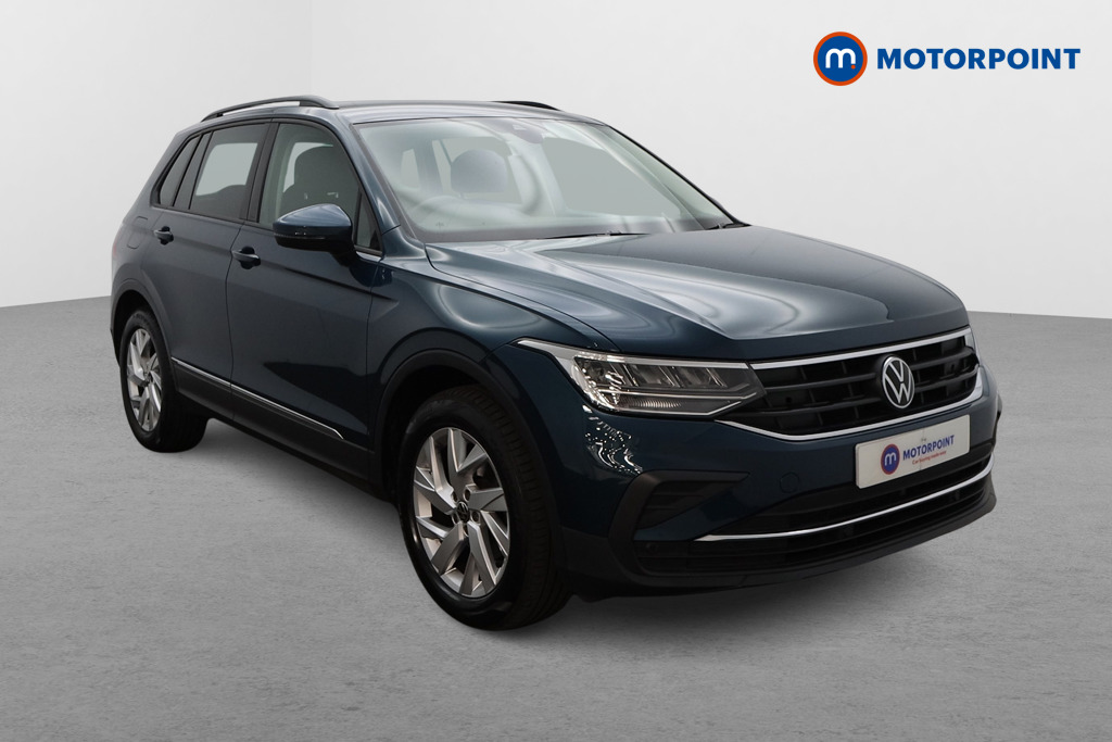 Volkswagen Tiguan Life Automatic Petrol SUV - Stock Number (1665399) - Drivers side front corner