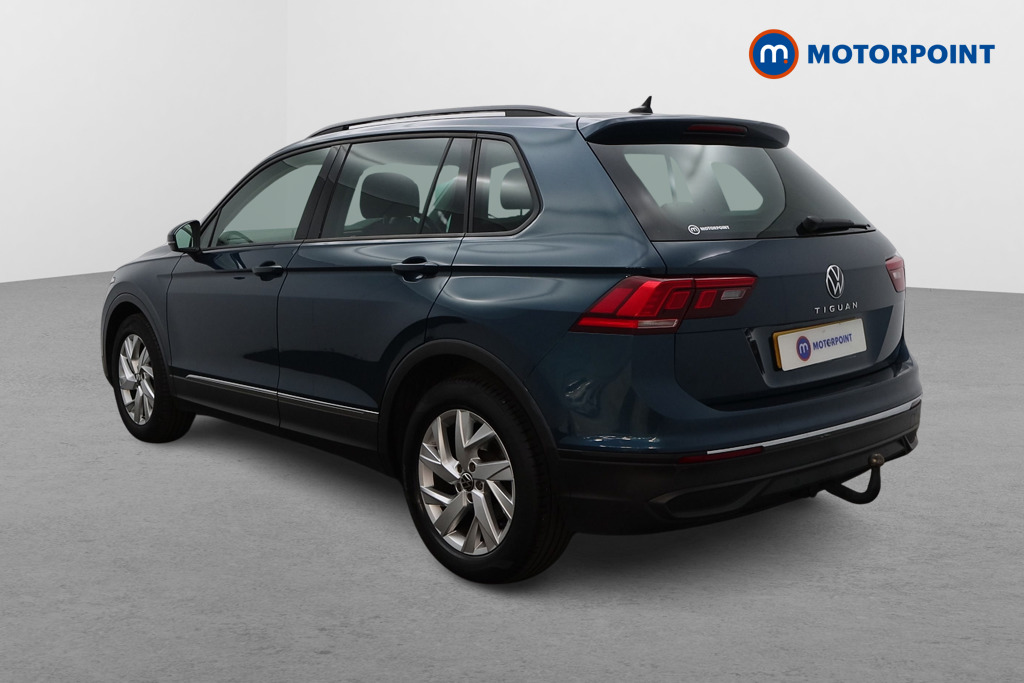 Volkswagen Tiguan Life Automatic Petrol SUV - Stock Number (1665399) - Passenger side rear corner