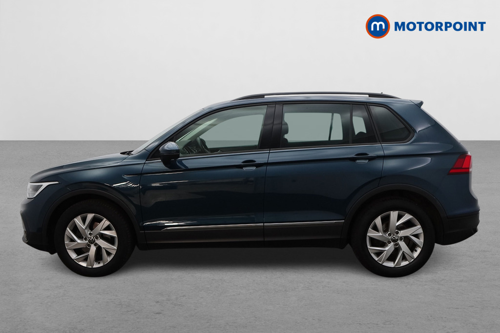 Volkswagen Tiguan Life Automatic Petrol SUV - Stock Number (1665399) - Passenger side
