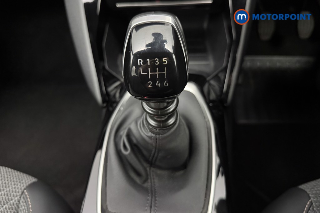Peugeot 2008 Allure Manual Petrol SUV - Stock Number (1665929) - 6th supplementary image