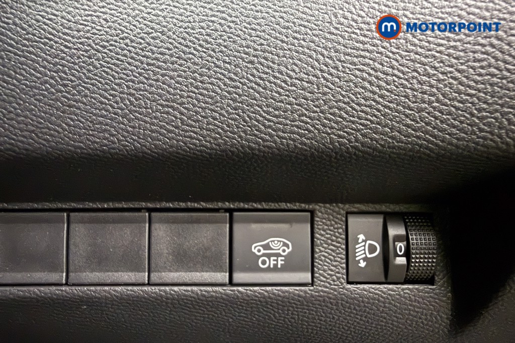 Peugeot 2008 Allure Manual Petrol SUV - Stock Number (1665929) - 16th supplementary image