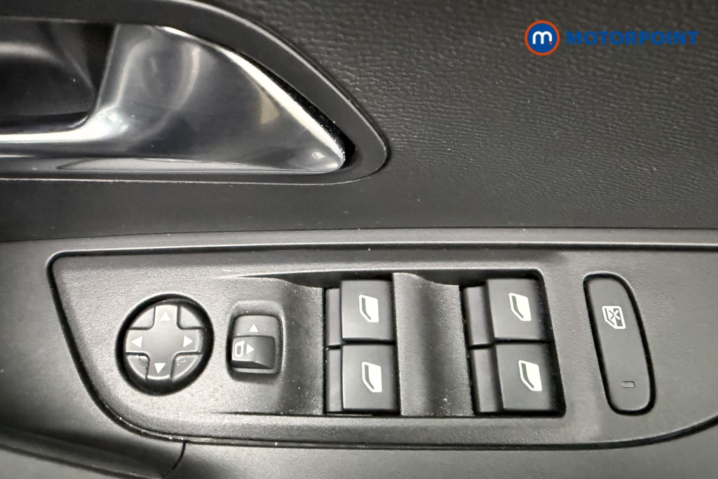 Peugeot 2008 Allure Manual Petrol SUV - Stock Number (1665929) - 18th supplementary image