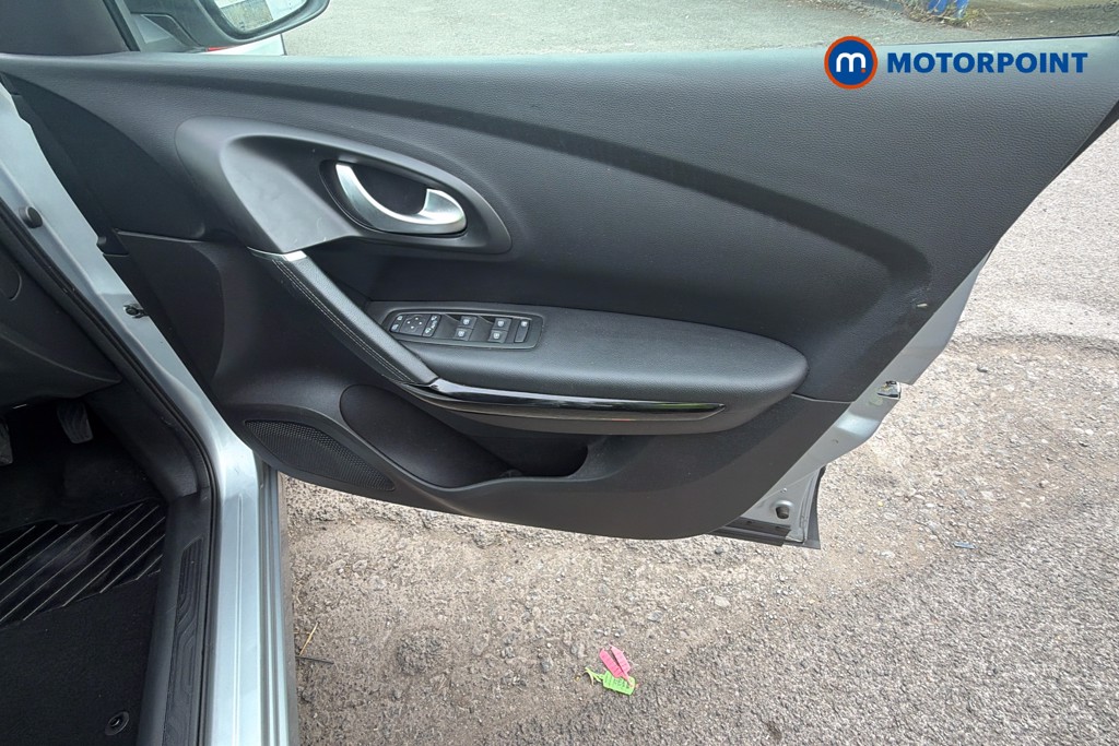 Renault Kadjar Iconic Manual Petrol SUV - Stock Number (1667455) - 38th supplementary image