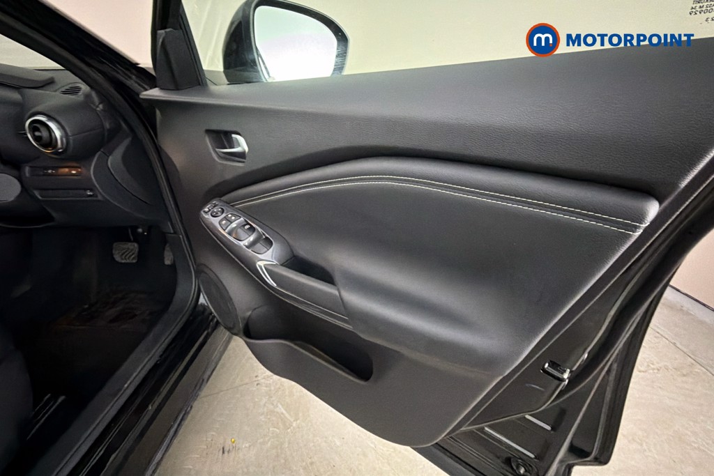 Nissan Juke N-Connecta Automatic Petrol-Electric Hybrid SUV - Stock Number (1667955) - 19th supplementary image