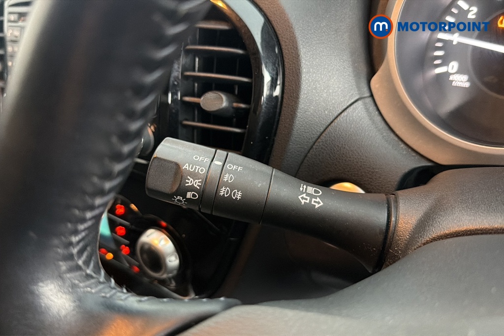 Nissan Juke Tekna Automatic Petrol SUV - Stock Number (1668431) - 5th supplementary image