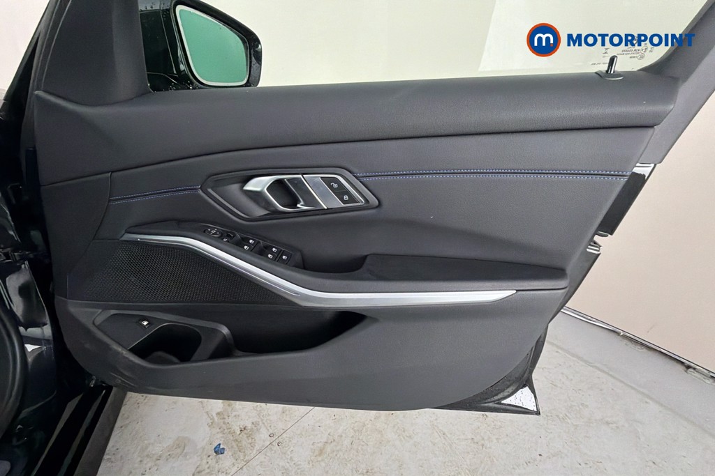 BMW 3 Series M Sport Automatic Petrol Plug-In Hybrid Saloon - Stock Number (1668451) - 19th supplementary image