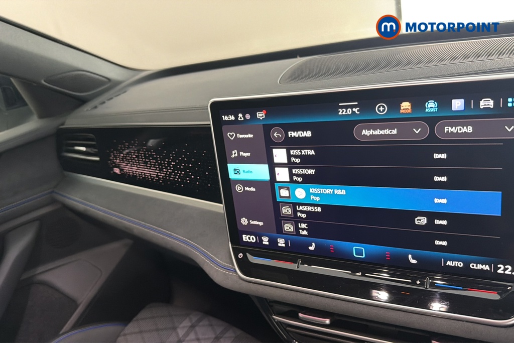 Volkswagen Passat R-Line Automatic Petrol Plug-In Hybrid Estate - Stock Number (1669017) - 8th supplementary image