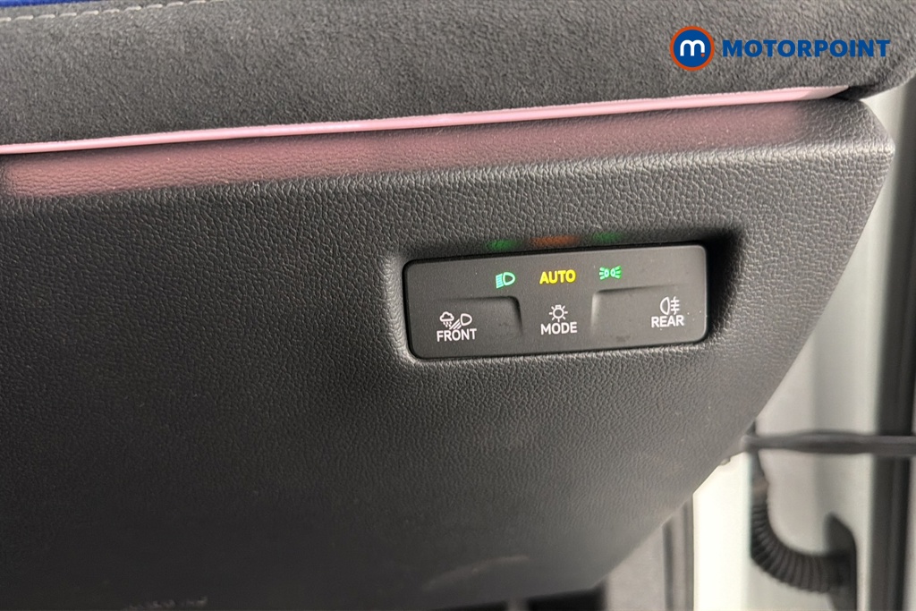 Volkswagen Passat R-Line Automatic Petrol Plug-In Hybrid Estate - Stock Number (1669017) - 11th supplementary image