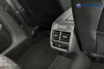 Volkswagen Passat R-Line Automatic Petrol Plug-In Hybrid Estate - Stock Number (1669017) - 28th supplementary image