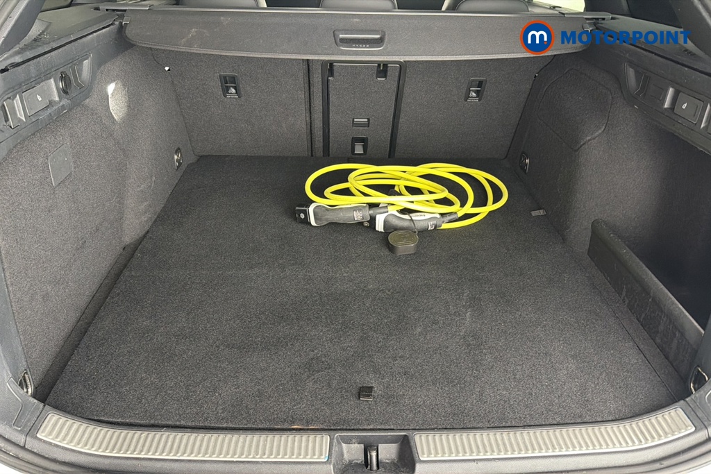 Volkswagen Passat R-Line Automatic Petrol Plug-In Hybrid Estate - Stock Number (1669017) - 34th supplementary image