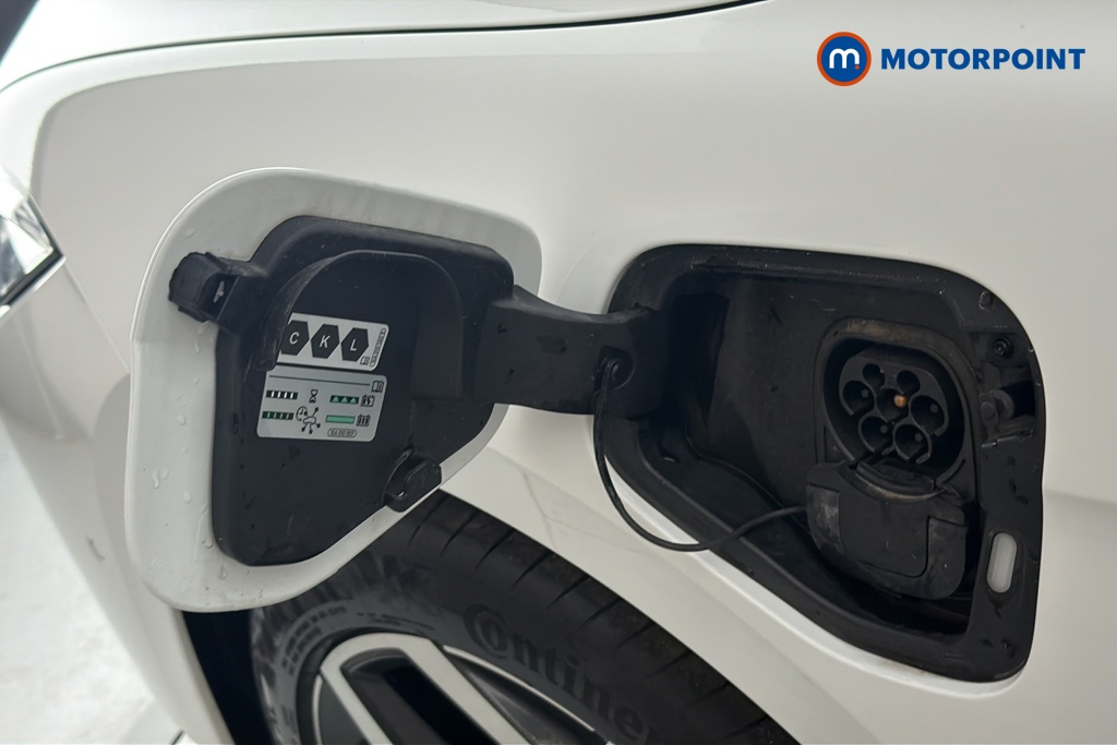 Volkswagen Passat R-Line Automatic Petrol Plug-In Hybrid Estate - Stock Number (1669017) - 40th supplementary image
