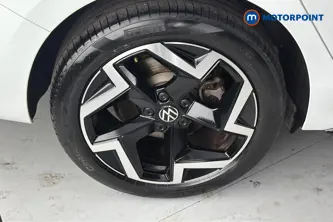 Volkswagen Passat R-Line Automatic Petrol Plug-In Hybrid Estate - Stock Number (1669017) - 46th supplementary image