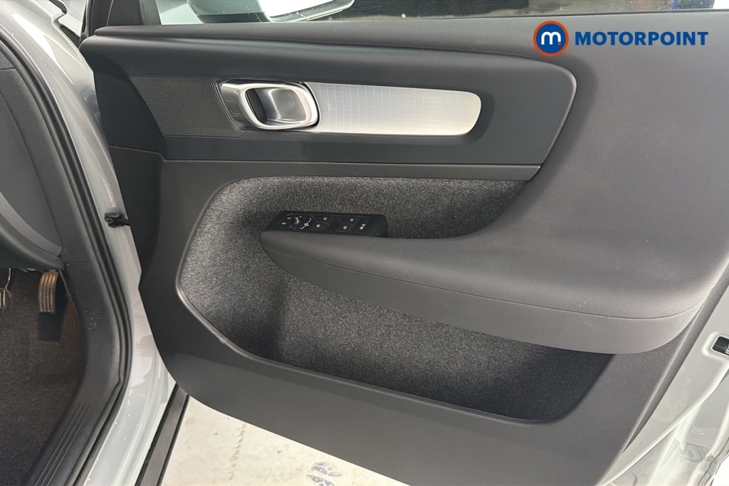 Volvo Xc40 Core Automatic Petrol SUV - Stock Number (1669342) - 18th supplementary image