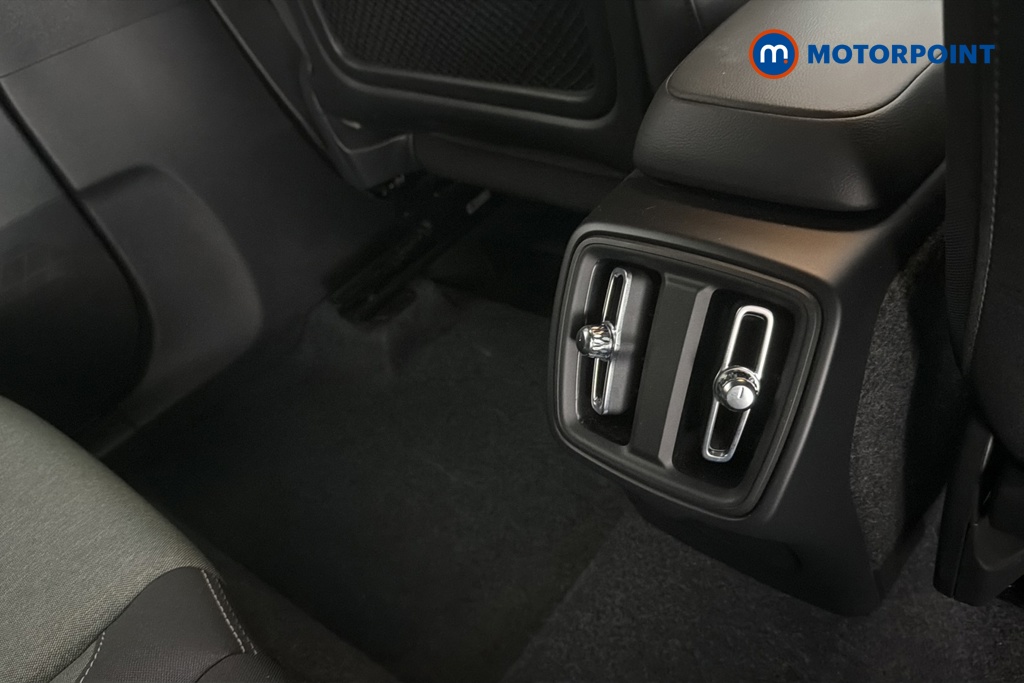 Volvo Xc40 Core Automatic Petrol SUV - Stock Number (1669342) - 28th supplementary image