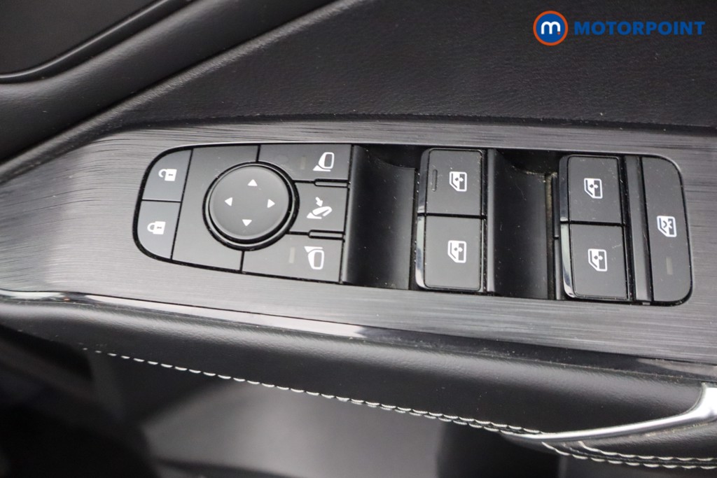 Nissan Qashqai N-Connecta Manual Petrol SUV - Stock Number (1669362) - 11th supplementary image