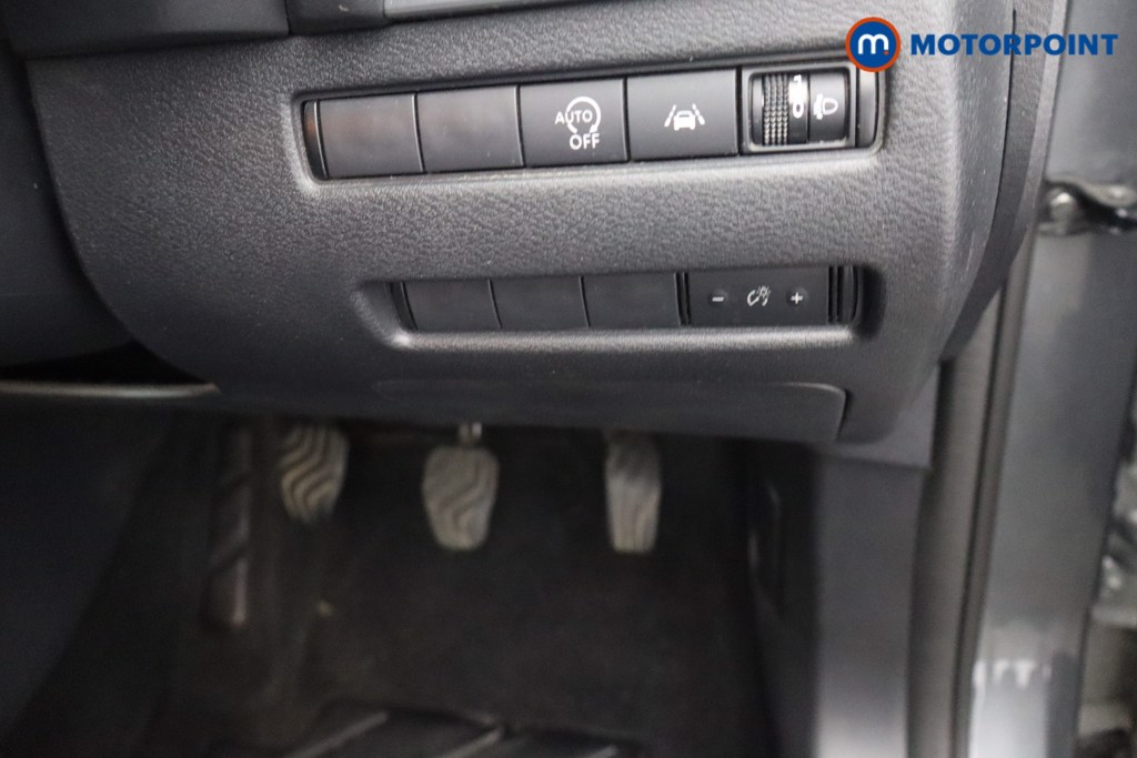 Nissan Qashqai N-Connecta Manual Petrol SUV - Stock Number (1669362) - 13th supplementary image