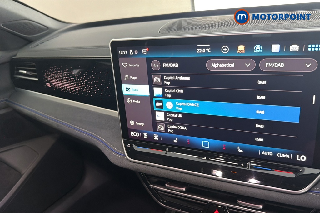 Volkswagen Passat R-Line Automatic Petrol Plug-In Hybrid Estate - Stock Number (1669388) - 8th supplementary image