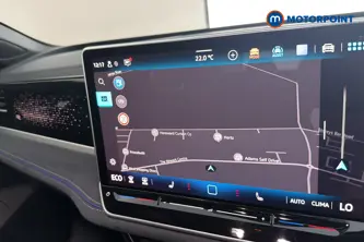 Volkswagen Passat R-Line Automatic Petrol Plug-In Hybrid Estate - Stock Number (1669388) - 9th supplementary image