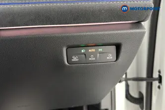 Volkswagen Passat R-Line Automatic Petrol Plug-In Hybrid Estate - Stock Number (1669388) - 11th supplementary image