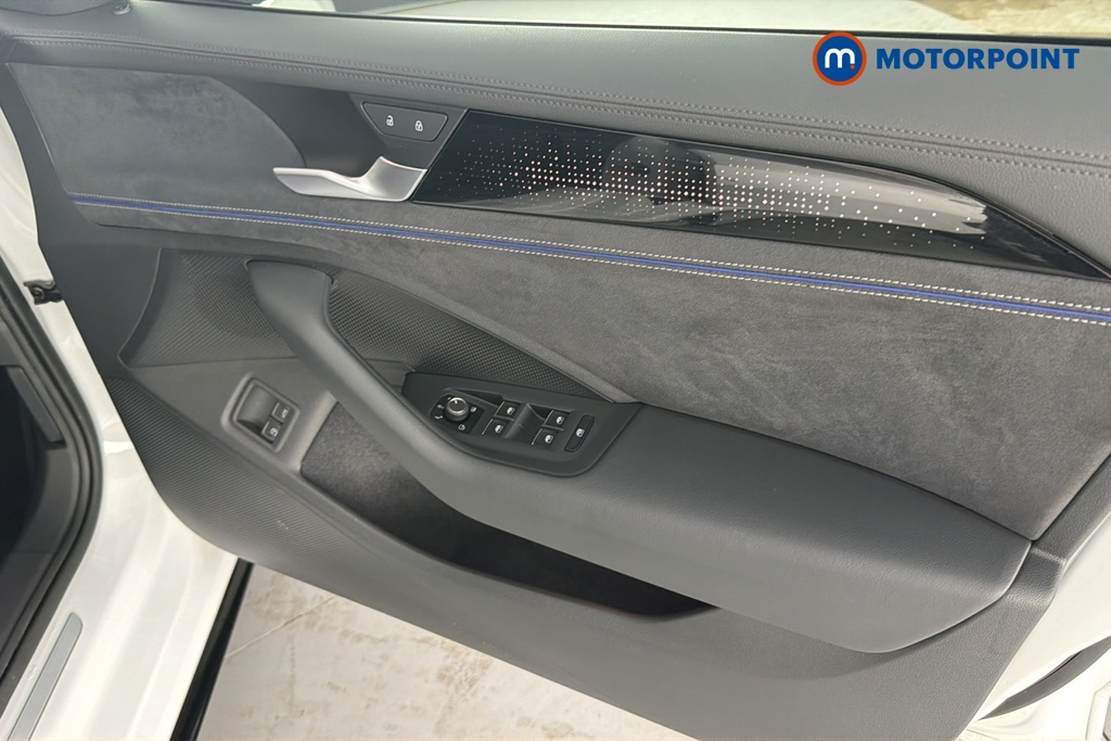 Volkswagen Passat R-Line Automatic Petrol Plug-In Hybrid Estate - Stock Number (1669388) - 18th supplementary image