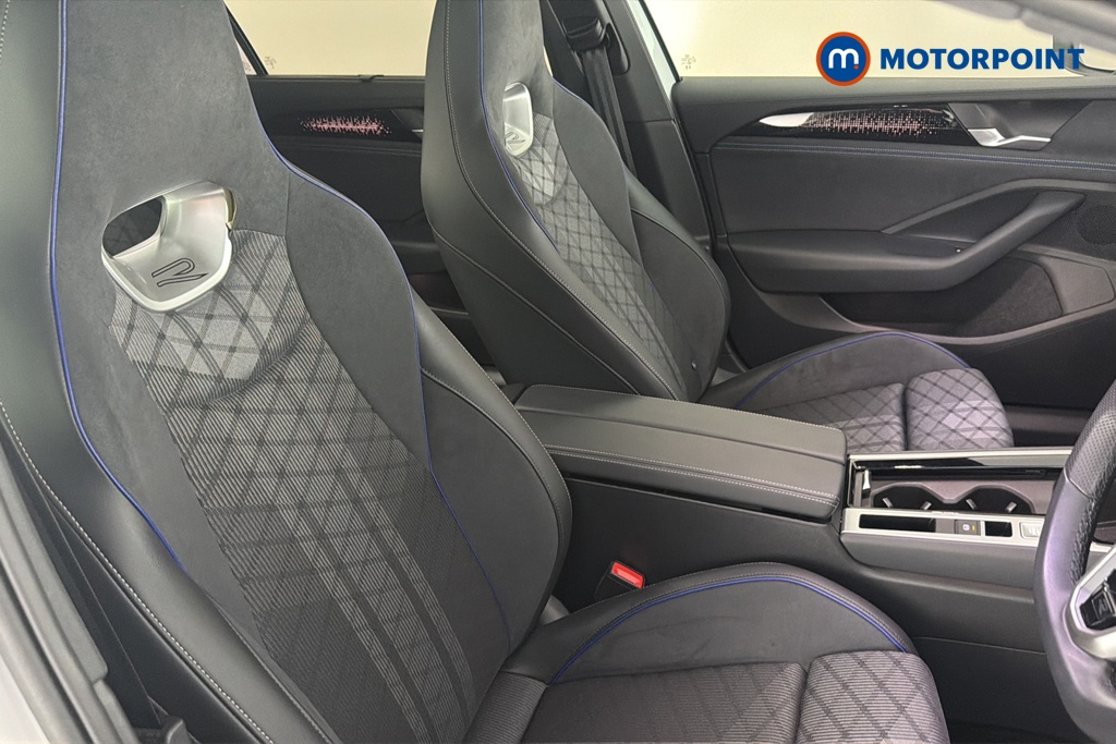 Volkswagen Passat R-Line Automatic Petrol Plug-In Hybrid Estate - Stock Number (1669388) - 22nd supplementary image