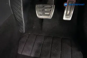 Volkswagen Passat R-Line Automatic Petrol Plug-In Hybrid Estate - Stock Number (1669388) - 24th supplementary image