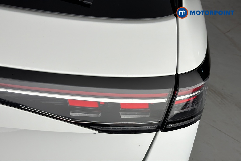 Volkswagen Passat R-Line Automatic Petrol Plug-In Hybrid Estate - Stock Number (1669388) - 36th supplementary image