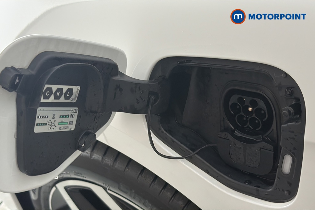 Volkswagen Passat R-Line Automatic Petrol Plug-In Hybrid Estate - Stock Number (1669388) - 40th supplementary image