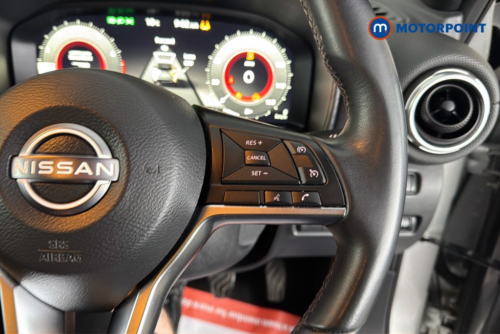 Nissan Juke N-Connecta Manual Petrol SUV - Stock Number (1669451) - 4th supplementary image