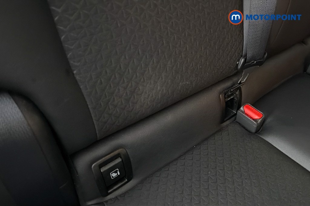 Nissan Juke N-Connecta Manual Petrol SUV - Stock Number (1669451) - 16th supplementary image