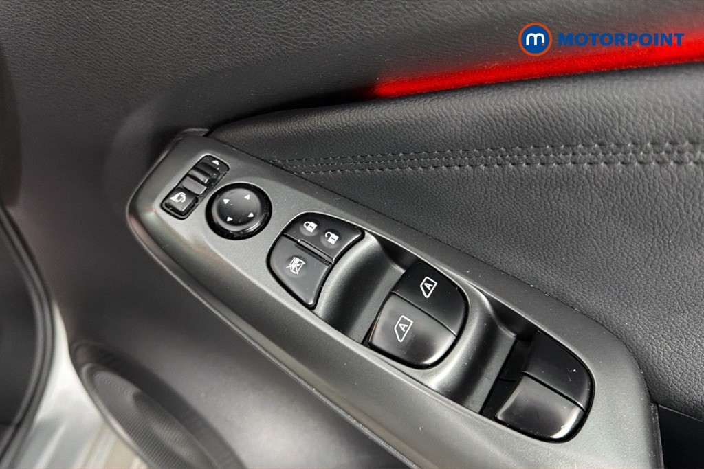 Nissan Juke N-Connecta Manual Petrol SUV - Stock Number (1669451) - 20th supplementary image