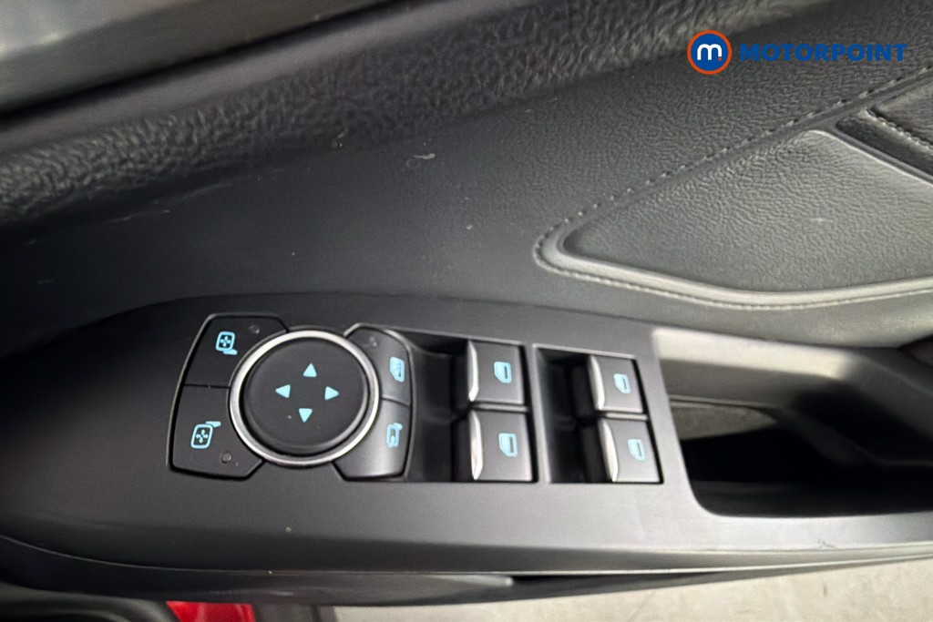 Ford Focus Titanium Automatic Diesel Estate - Stock Number (1669836) - 20th supplementary image