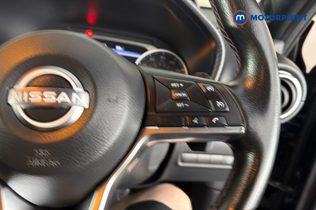 Nissan Juke N-Connecta Automatic Petrol SUV - Stock Number (1669931) - 4th supplementary image