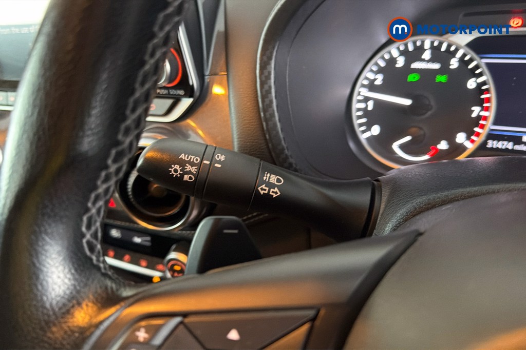 Nissan Juke N-Connecta Automatic Petrol SUV - Stock Number (1669931) - 6th supplementary image
