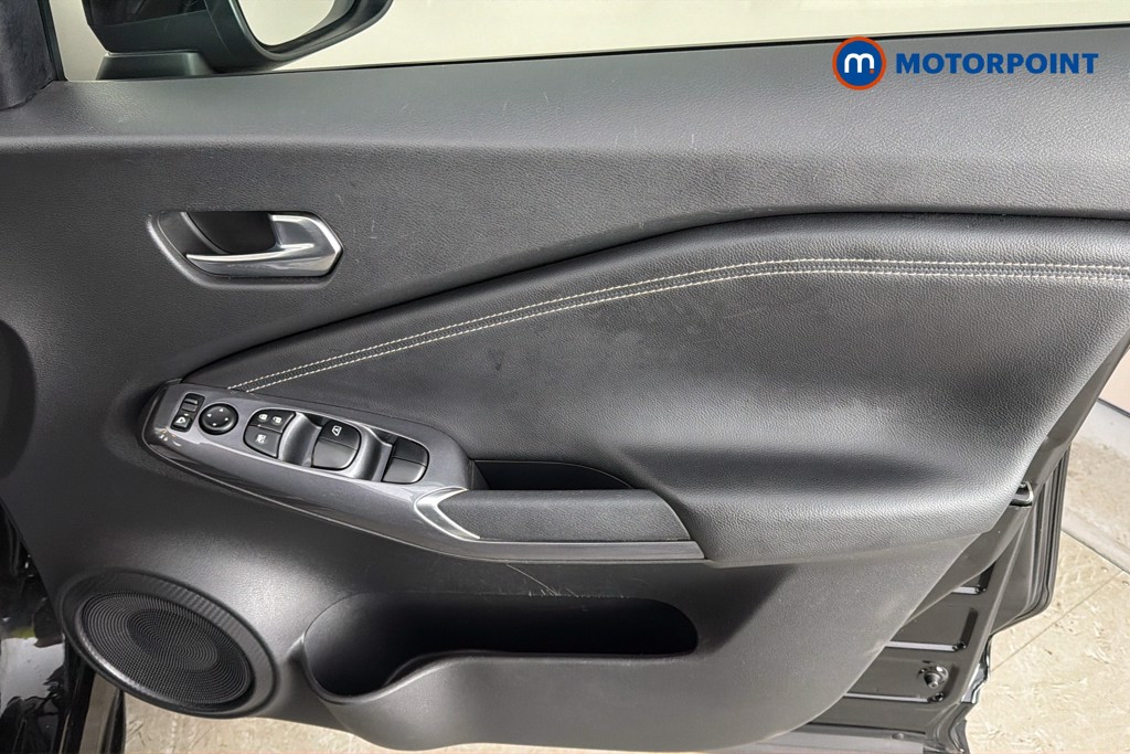 Nissan Juke N-Connecta Automatic Petrol SUV - Stock Number (1669931) - 19th supplementary image