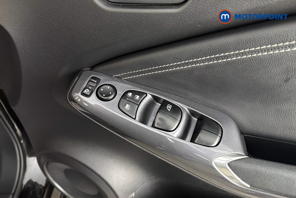 Nissan Juke N-Connecta Automatic Petrol SUV - Stock Number (1669931) - 42nd supplementary image