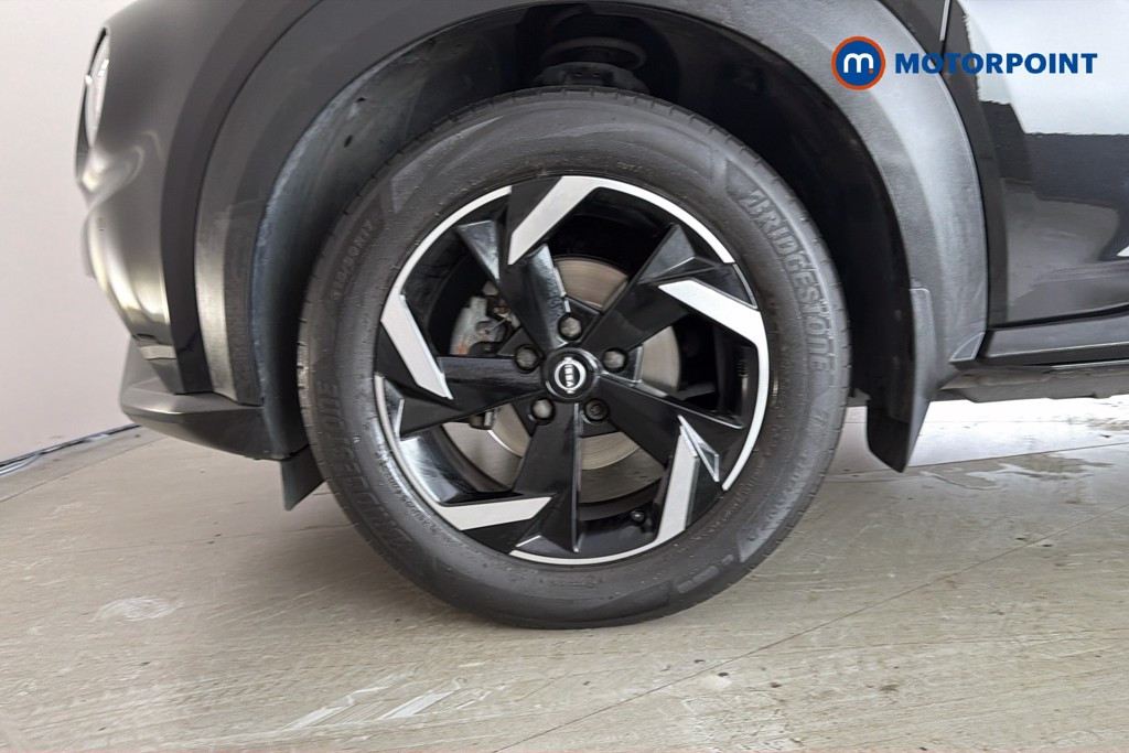 Nissan Juke N-Connecta Automatic Petrol SUV - Stock Number (1669931) - 47th supplementary image