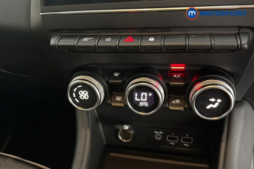Renault Captur S Edition Manual Petrol SUV - Stock Number (1670106) - 12th supplementary image