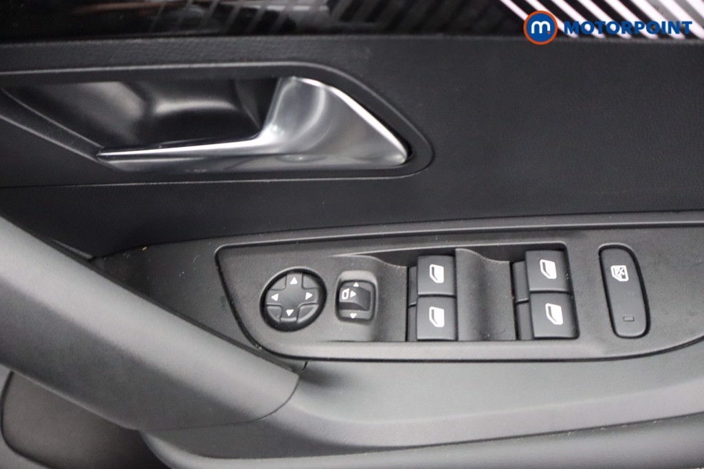 Peugeot 2008 Allure Automatic Petrol SUV - Stock Number (1670409) - 9th supplementary image