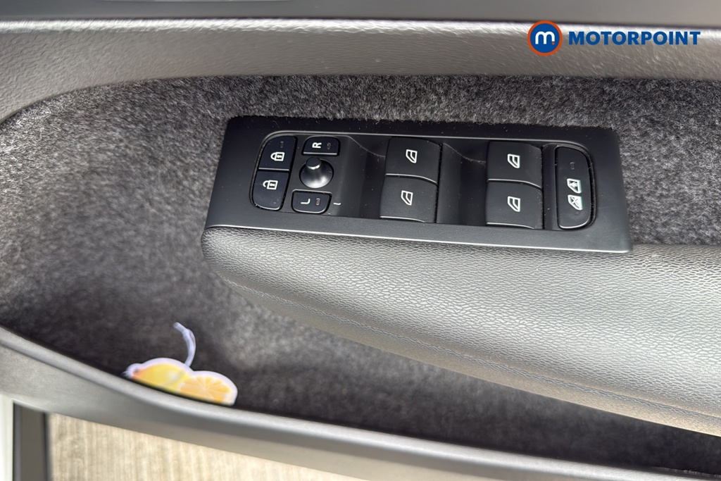 Volvo Xc40 Plus Automatic Petrol SUV - Stock Number (1670748) - 19th supplementary image