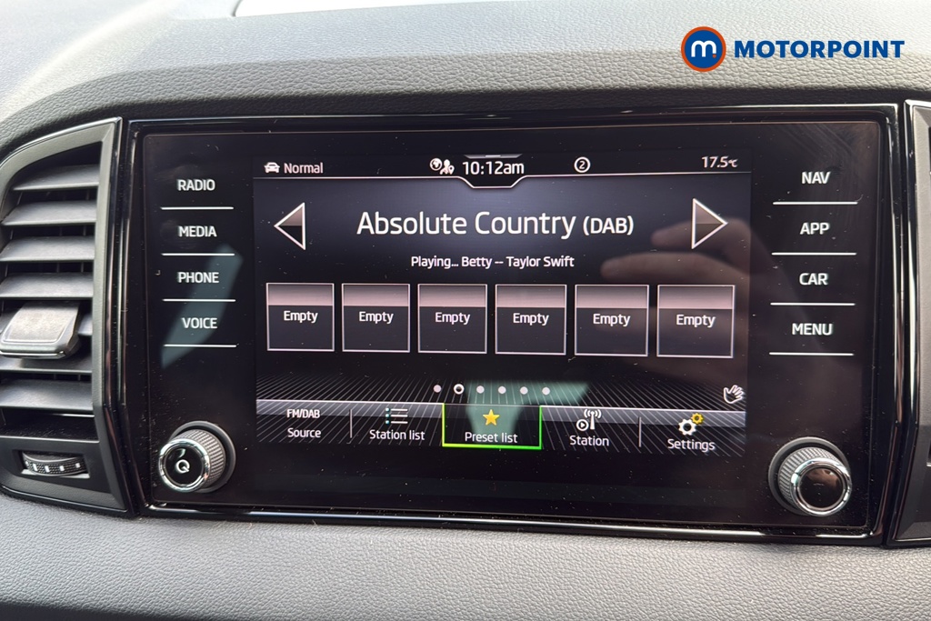 Skoda Karoq Sportline Manual Petrol SUV - Stock Number (1670995) - 8th supplementary image