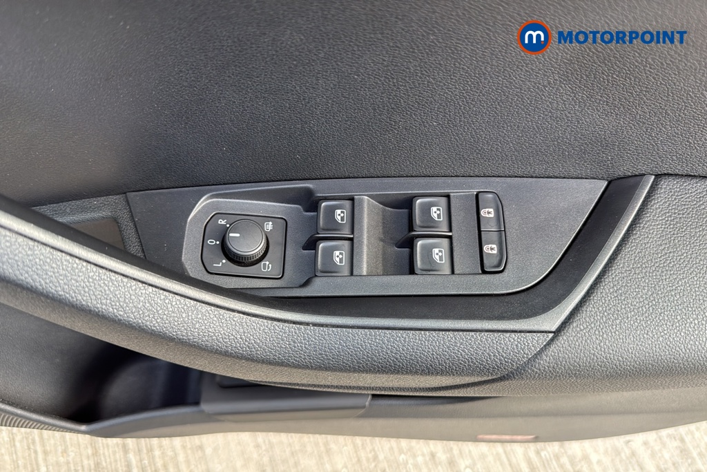 Skoda Karoq Sportline Manual Petrol SUV - Stock Number (1670995) - 19th supplementary image