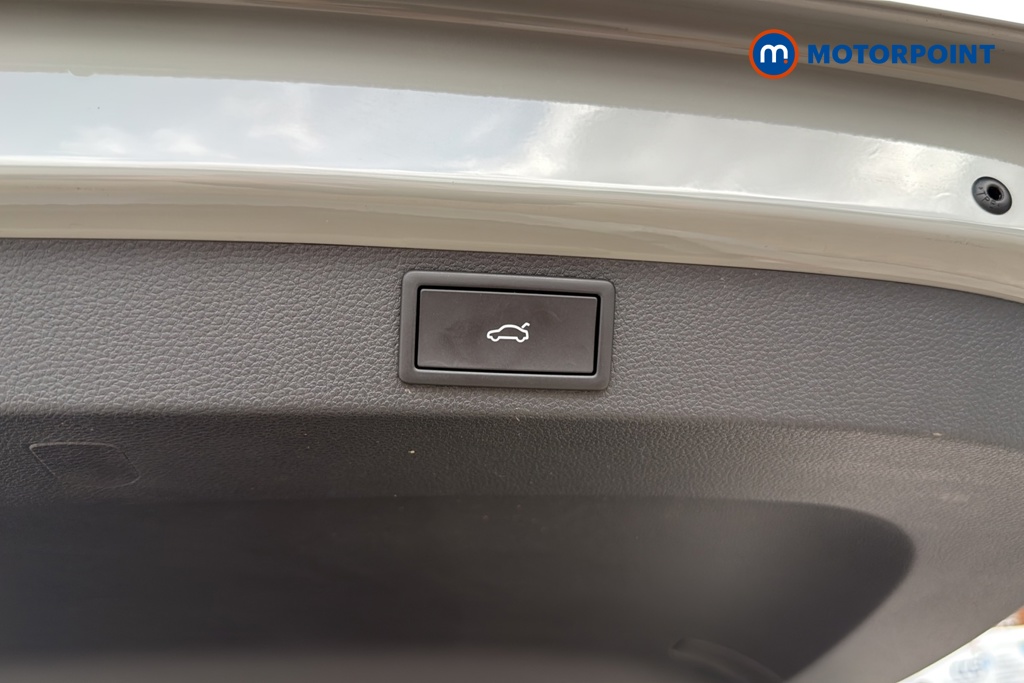 Skoda Karoq Sportline Manual Petrol SUV - Stock Number (1670995) - 35th supplementary image
