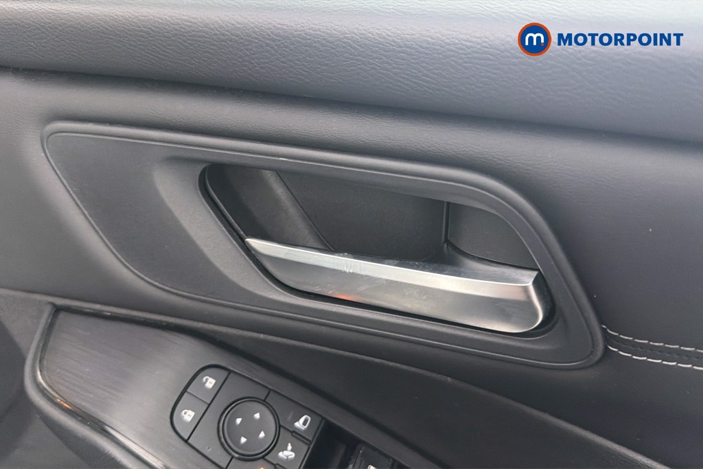 Nissan Qashqai Acenta Premium Manual Petrol SUV - Stock Number (1671011) - 42nd supplementary image