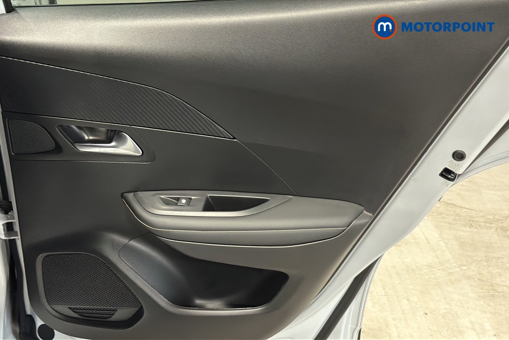 Peugeot 2008 Allure Manual Petrol SUV - Stock Number (1624878) - 993rd supplementary image