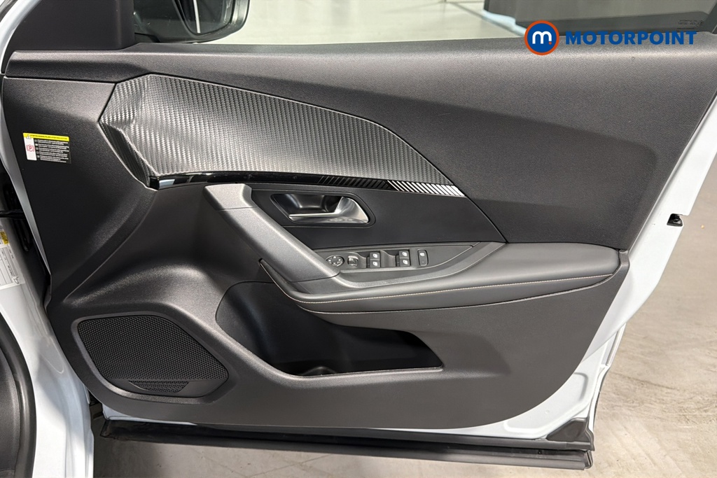 Peugeot 2008 Allure Manual Petrol SUV - Stock Number (1624878) - 18th supplementary image