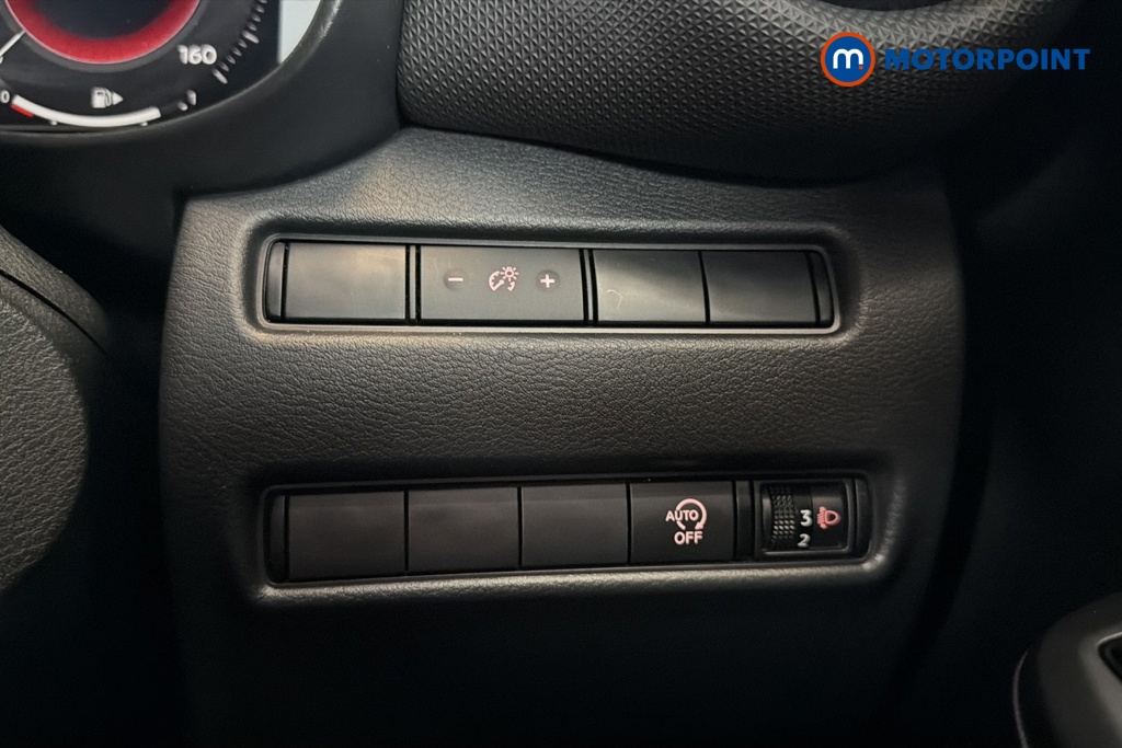 Nissan Juke N-Connecta Automatic Petrol SUV - Stock Number (1628808) - 11th supplementary image