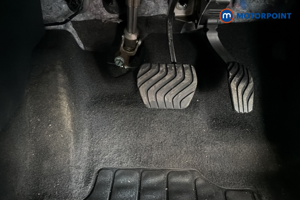Nissan Juke N-Connecta Automatic Petrol SUV - Stock Number (1628808) - 24th supplementary image